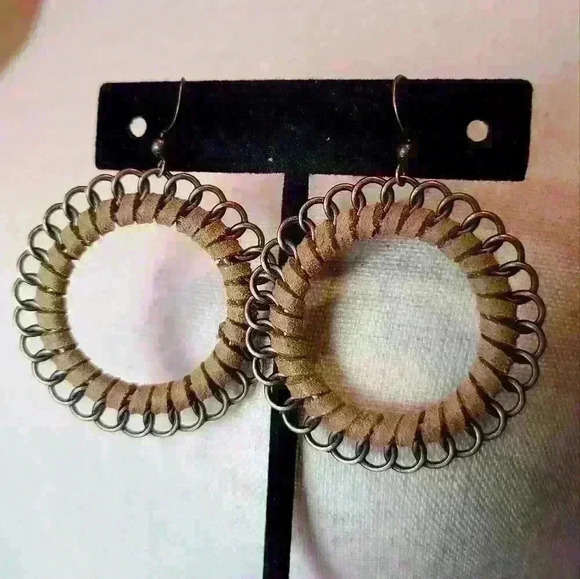 Handmade leather and wires round style earrings - Picture 1 of 13